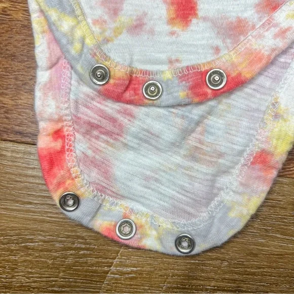 Old Navy Baby Girls Long Sleeve Ruffle Trim Tie Dye Bodysuit, Size 3-6M - Picture 7 of 10